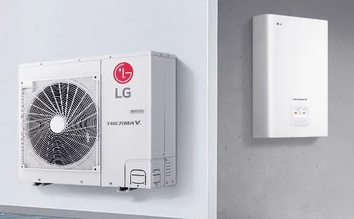 Зовнішній блок LG THERMA V R32 Split і внутрішній блок на стіні будинку